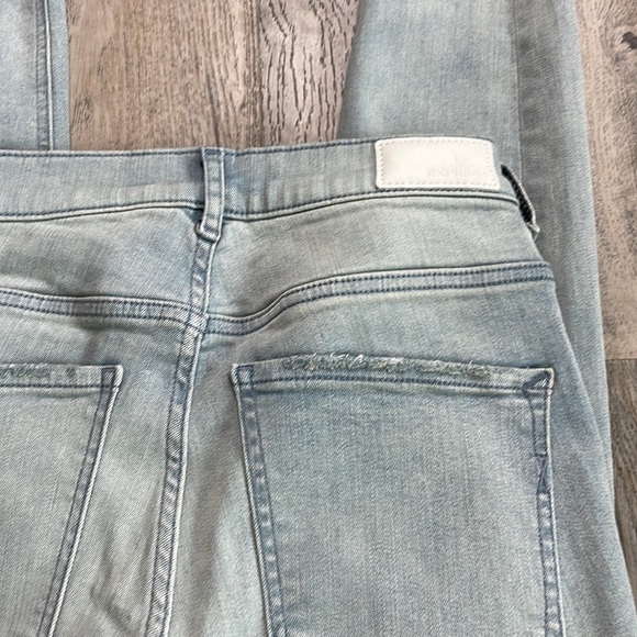 Express Women’s Ankle High Rise, Light Wash, size 2R - Picture 13 of 14